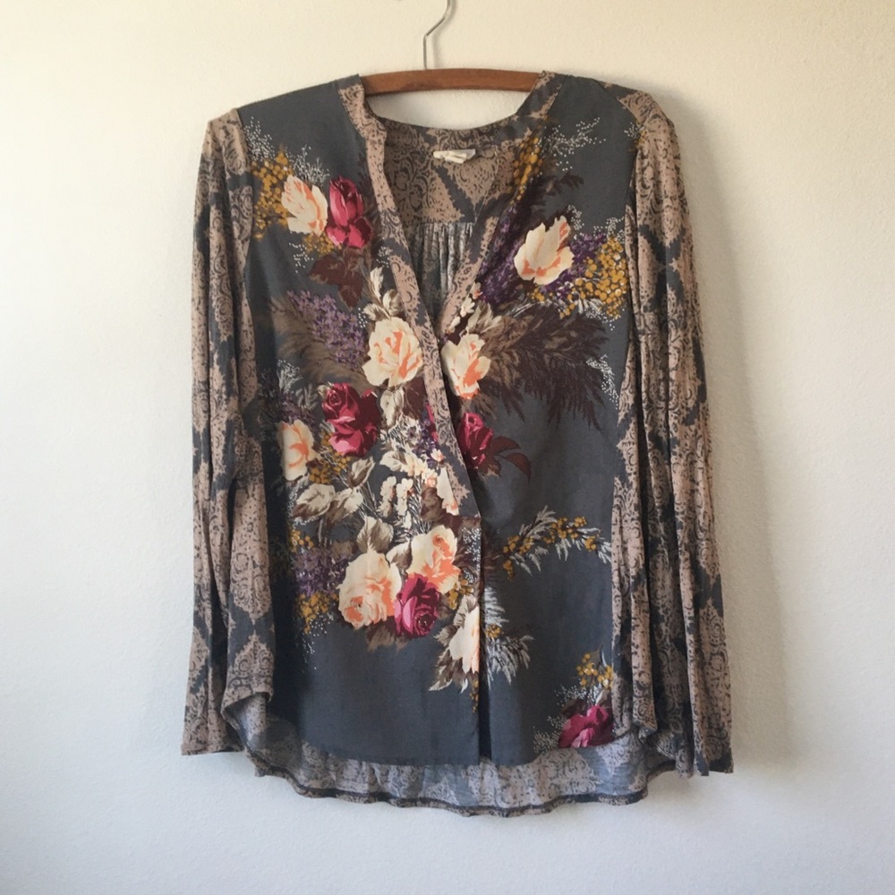 Anthropologie Tiny Jardim Floral V-Neck